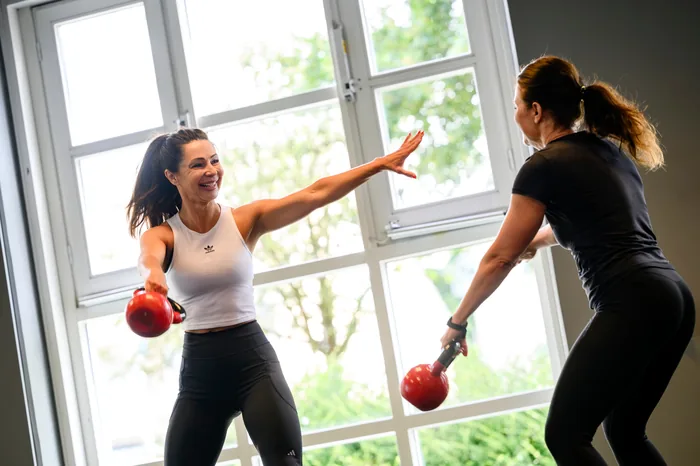 Jana Hoffmann beim 1:1 Personal Training mit Kettlebell